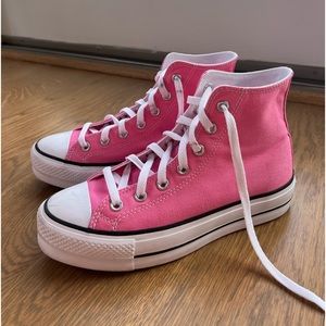 Bubblegum pink platform converse